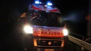Nasce in casa prima dell’arrivo dei soccorsi: lieto fine per mamma e neonata